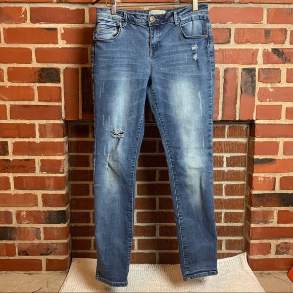 🍉Ardene Distressed Medium Wash Jeans, skinny, stretchy, juniors, Size 13 - Picture 2 of 6